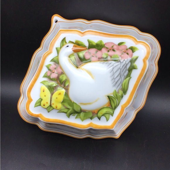 Franklin Mint Porcelain Jello Mould Wall Hanging - Picture 1 of 4